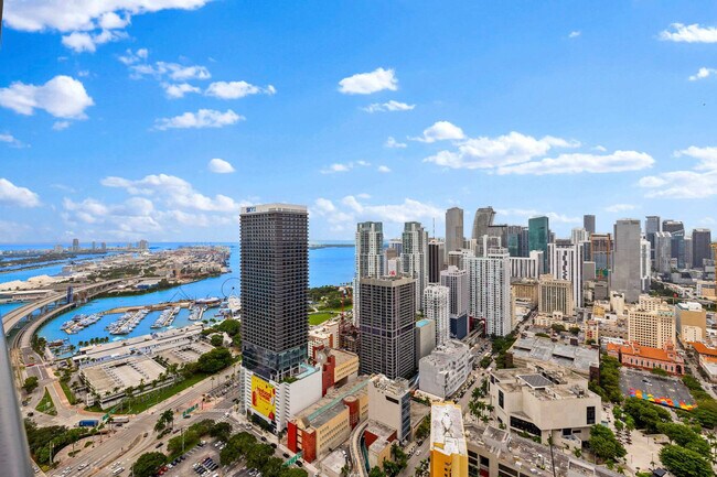 Foto del edificio - 159 NE 6th St