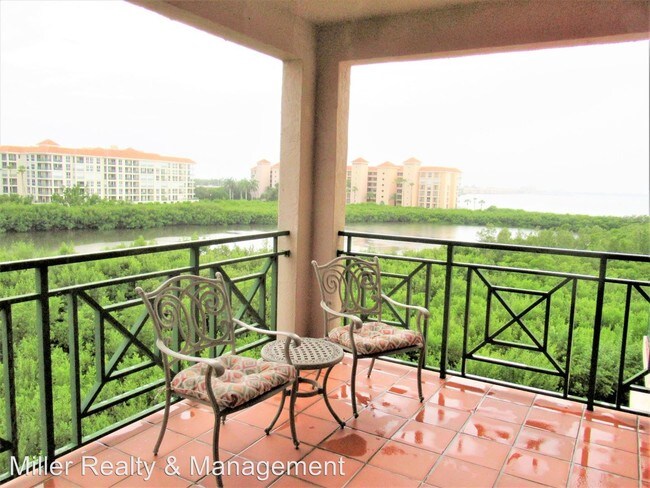 Foto del edificio - 4780 Dolphin Cay Ln S