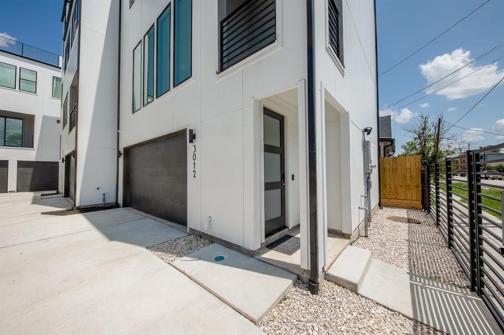 Foto principal - 3012 Delano St