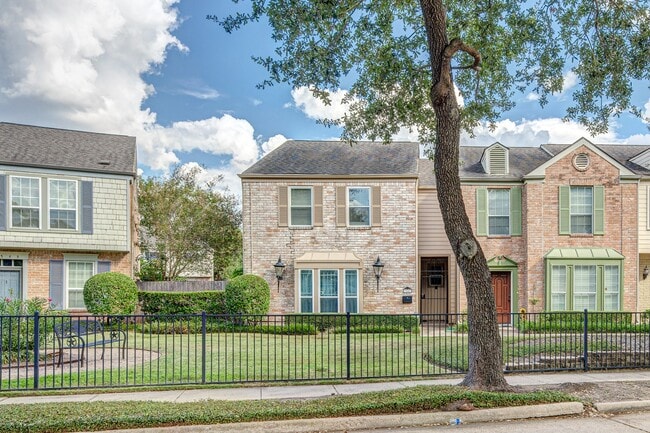 Foto del edificio - 7547 Brompton St