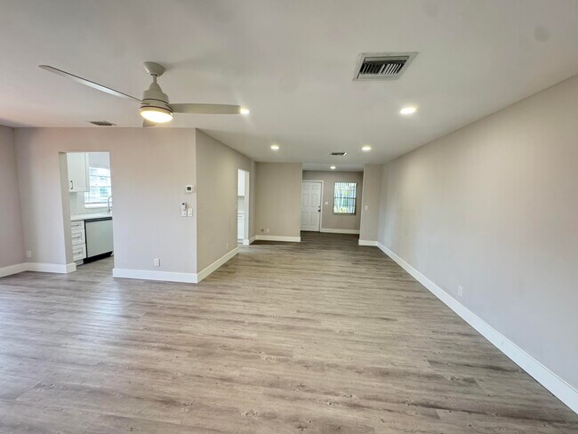 Foto del edificio - 6603 Overland Dr