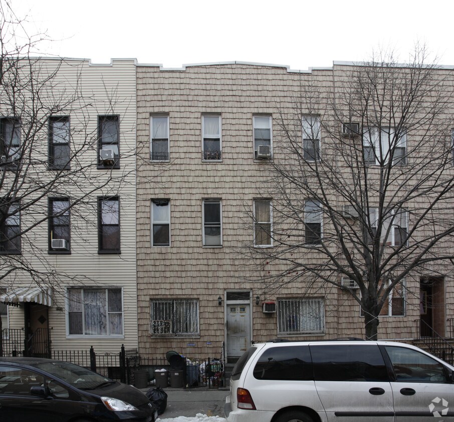 Building Photo - 204 Huron St