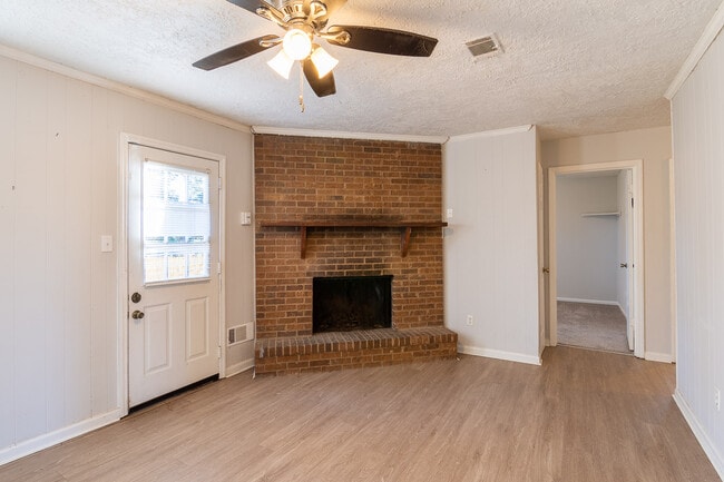 Foto del edificio - 539 Pheasant Run Dr