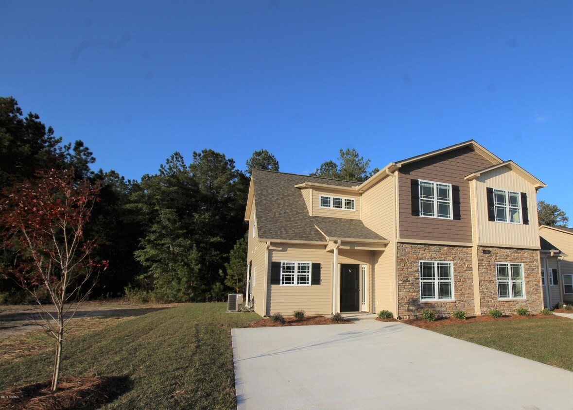 2306 Sweet Bay Drive., Greenville, NC 27834 Townhome Rentals in