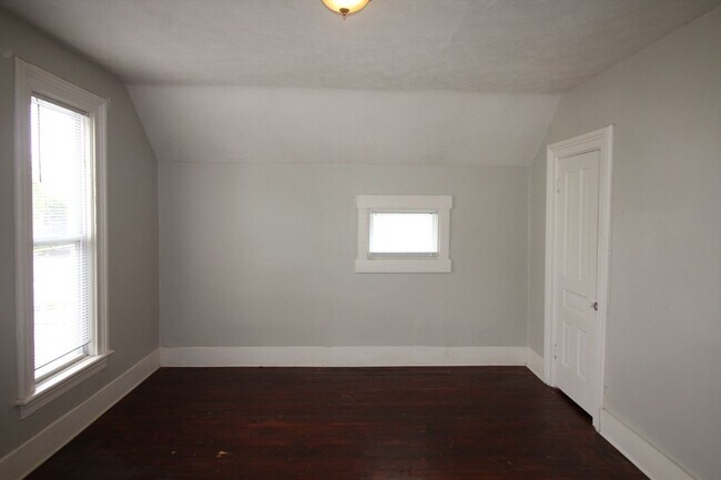 Foto del edificio - 4 Bedroom Home on West Side!