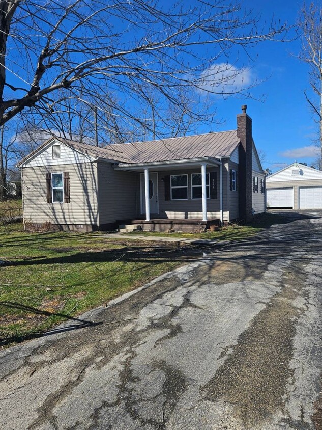 Primary Photo - Three Bedroom Home In Corbin, KY