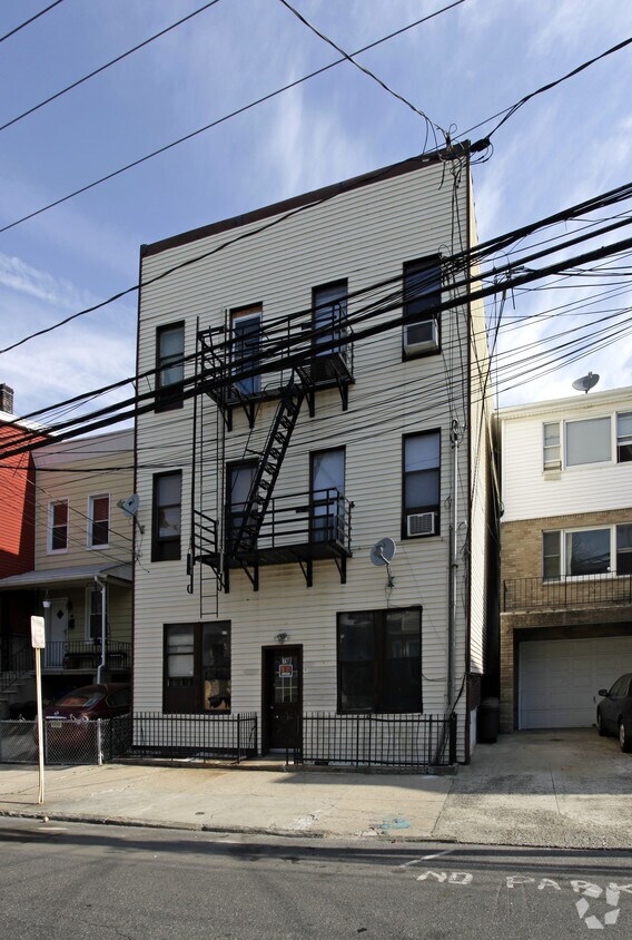 Foto del edificio - 76 Zabriskie St