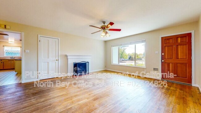 Building Photo - 652 Corlano Ave