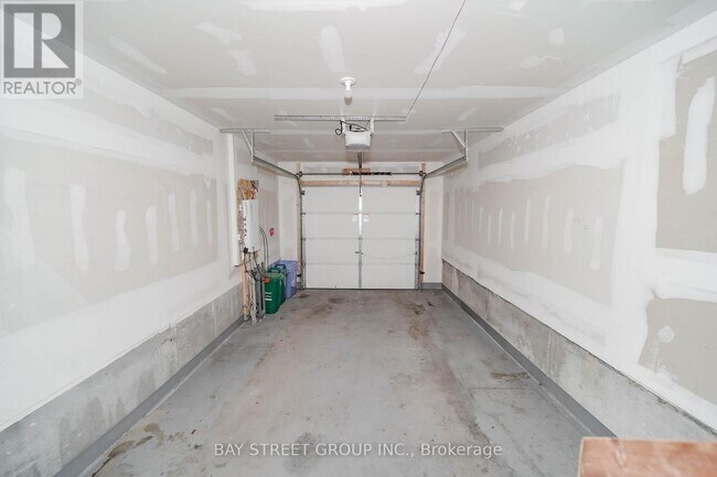 Building Photo - 12 Adam Sellers St