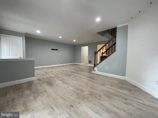 Building Photo - 308 Crescendo Way