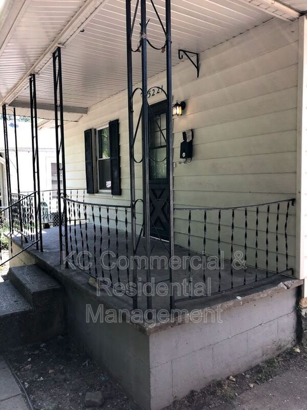 Foto del edificio - 5221 Gladstone Blvd