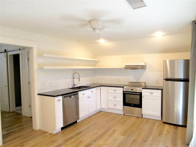 Foto del edificio - 4506 Avenue B