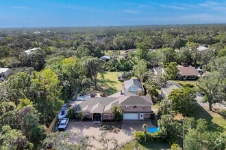 Building Photo - 690 Percheron Cir