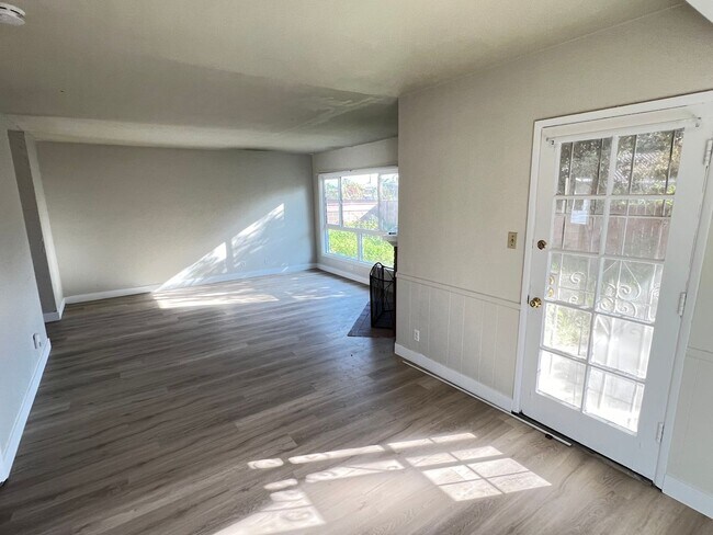 Foto del edificio - Nice 3 Bedroom, 1.5 Bathroom Single Family...
