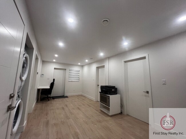 Building Photo - 927 Chestnut St