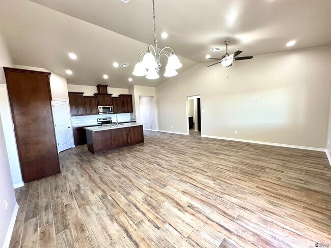 Foto del edificio - 12623 E 50th Ln