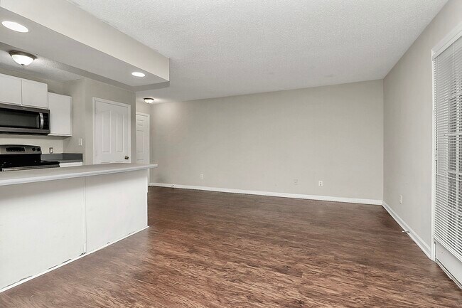 Foto del edificio - 7360 Rose Terrace Ct