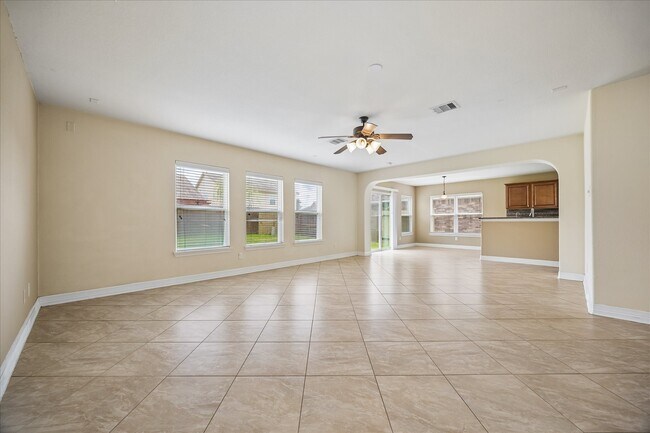 Foto del edificio - 10108 Hidden Creek Falls Ln