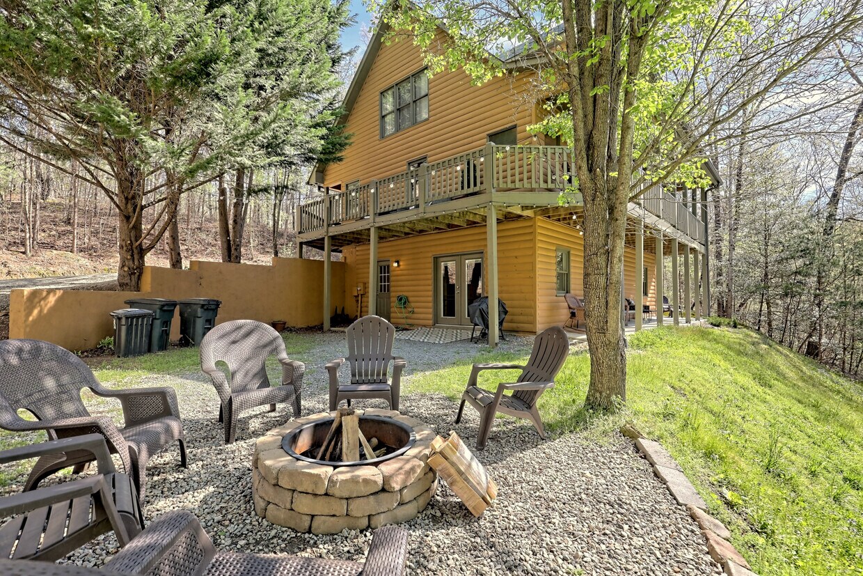 Primary Photo - 45 Oak Ridge Ct