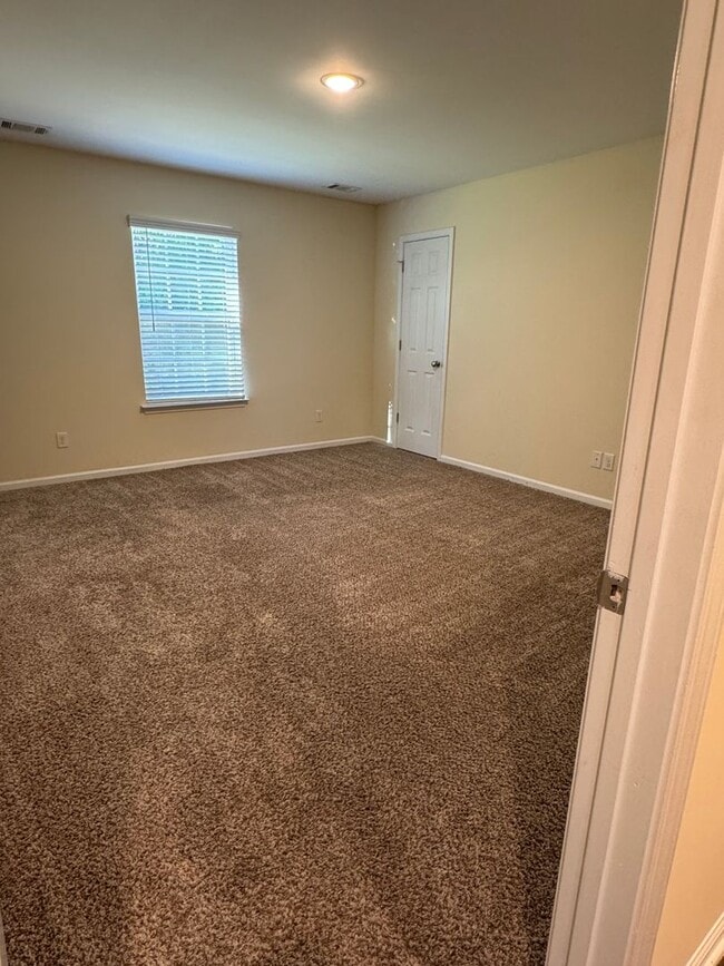 Foto del edificio - 32 Amber Dr