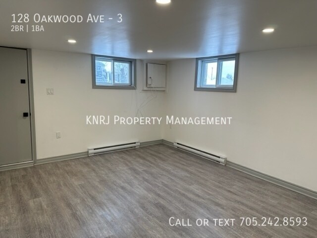 Photo du bâtiment - Two Bedroom Basement Apartment
