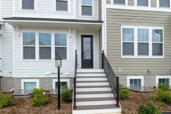 Building Photo - 2231 Leeham St
