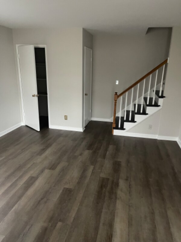 4427 Shelbyville Rd Unit Apt 1, Brownsboro Village, KY 40207 Room for