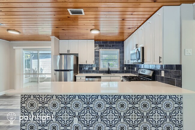 Building Photo - 8055 33Rd Avenue N, St. Petersburg, FL, 33710