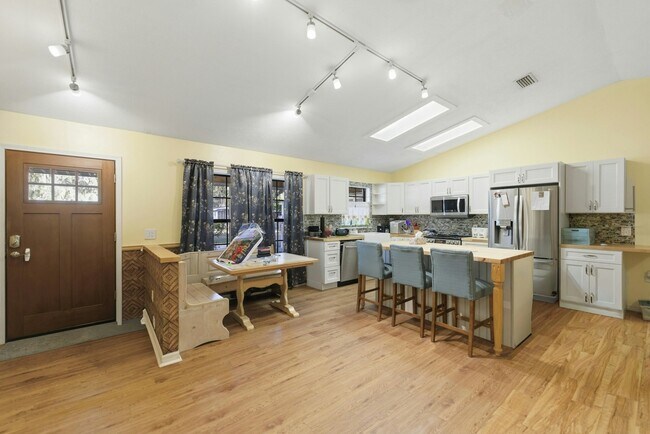 Building Photo - 408 Etheredge St