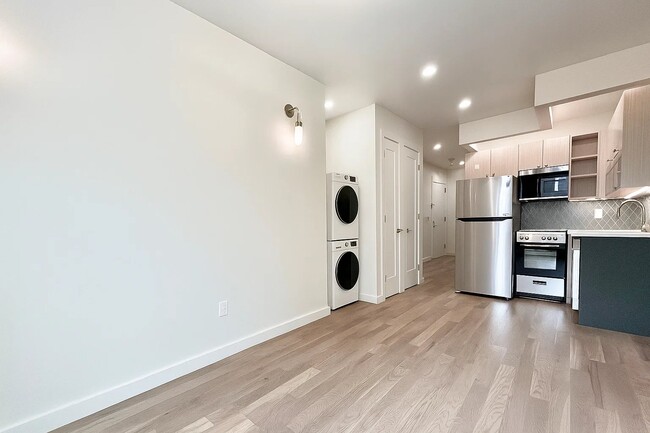 Building Photo - 524 W 134th St