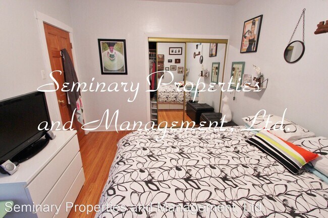 Building Photo - 1634 W Montrose Ave