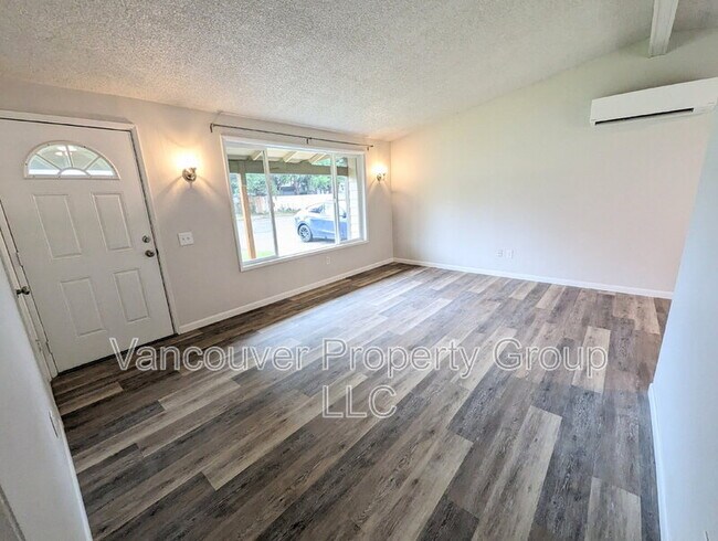 Foto del edificio - 800 NW 82nd St