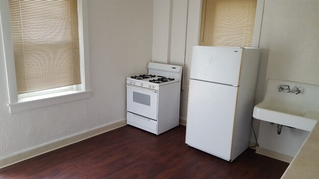 Photo - 2118 Bedford Ave Apartment