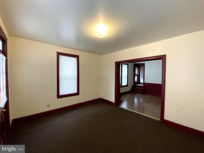 Building Photo - 239 S Locust St