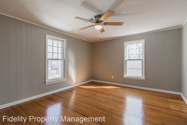 4 br, 2.5 bath House - 811 E. Delmar photo'