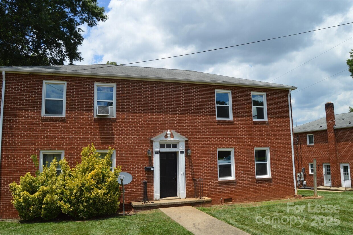 Foto principal - 102 Feimster St