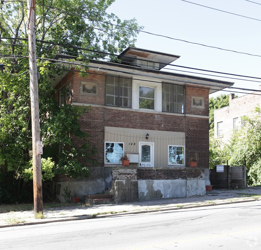 Foto del edificio - 148-150 Morton Ave
