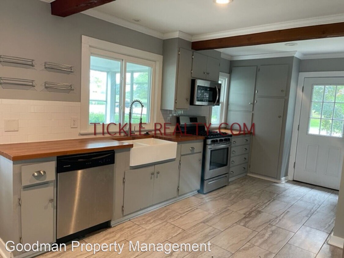 Foto principal - 4 br, 2 bath House - 433 Taylor Road