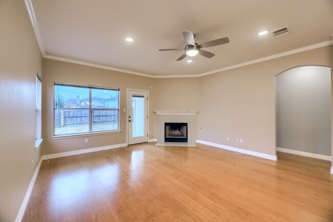 Building Photo - 1732 Amberwood Loop