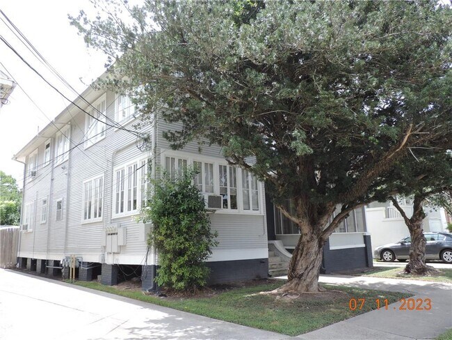 Building Photo - 7726 S Claiborne Ave