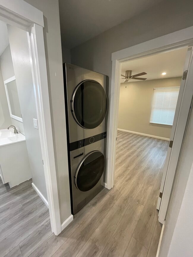 Foto del edificio - 24 N Harbison Ave