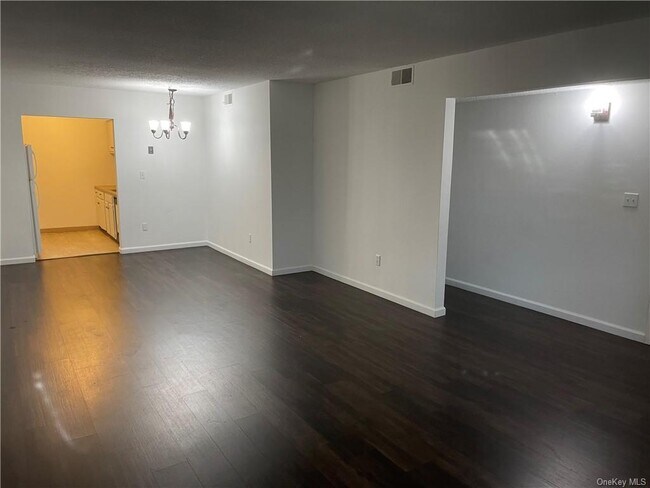 Foto del edificio - 2103 Baldwin Ln