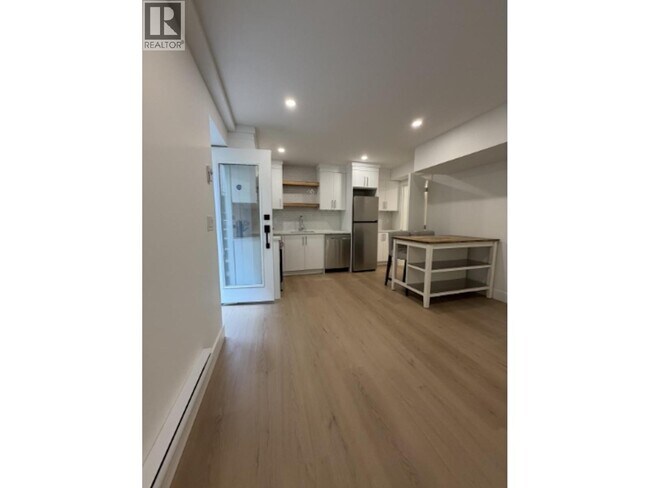 Photo du bâtiment - 1631 Emerson Ct