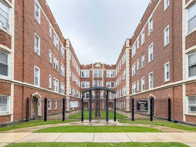 Building Photo - 4400 N Winchester Ave