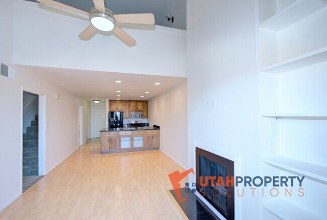 Foto del edificio - 1180 Foothill Dr