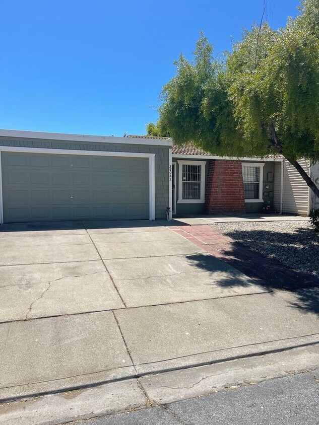 Foto principal - Wonderful 3 bedroom 2 bath house in Fremont