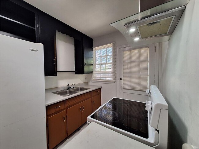 Foto del edificio - 2215 E 2nd St