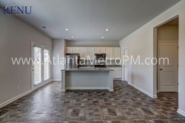 Foto del edificio - Now Available!