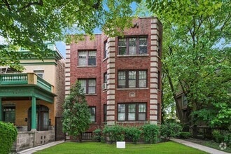 Building Photo - 822 Reba Pl