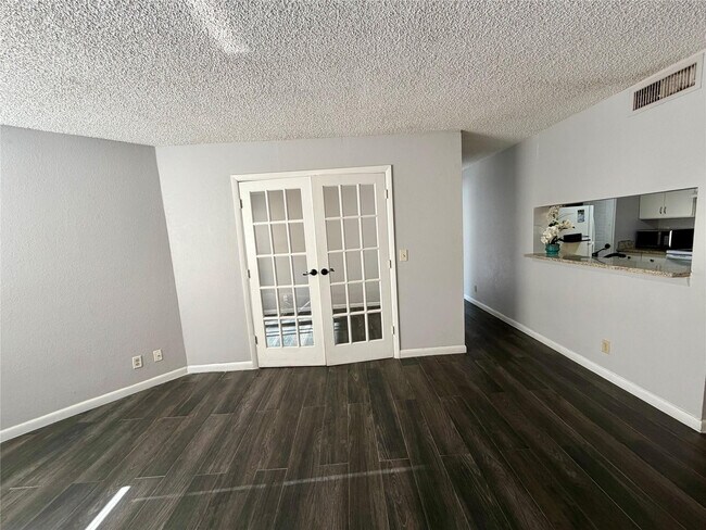 Foto del edificio - 9733 Westview Dr